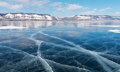 ما هو تفسير رؤية المشي فوق بحر متجمد في المنام لابن سيرين؟